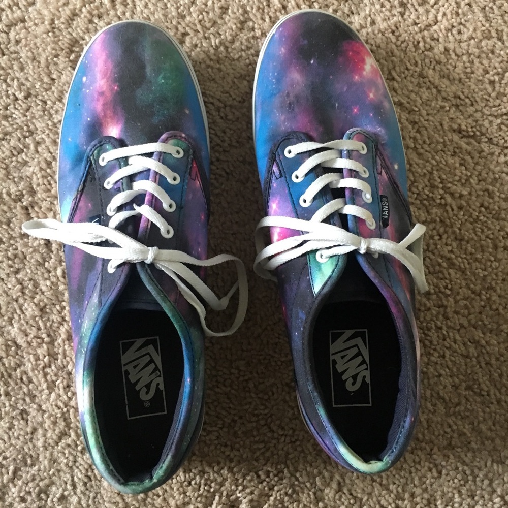 Vans Galaxy size women 9.5 (fits size 9)